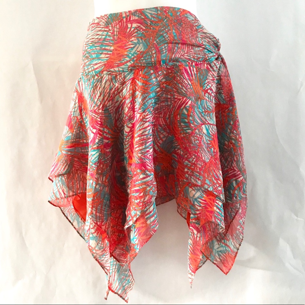 BCBG MaxAzria skirt, size M 100% silk, fully lined